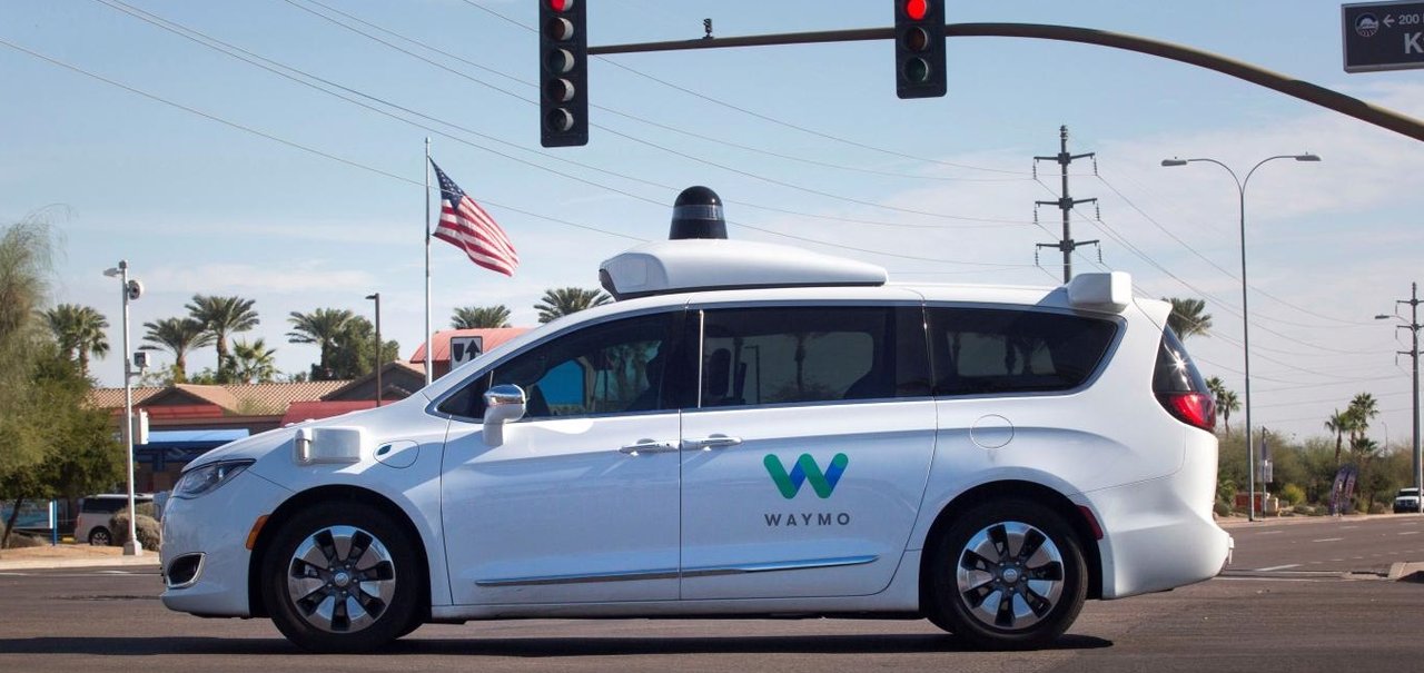 Norte-americanos estão atacando carros autônomos da Waymo nas ruas