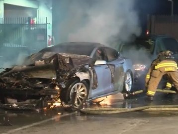 Tesla Model S pega fogo duas vezes no mesmo dia nos EUA