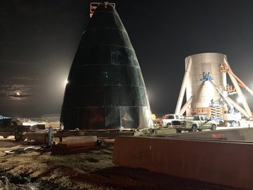Elon Musk mostra parte de seu superfoguete que vai levar gente para a Lua