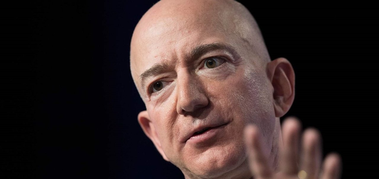 Jeff Bezos acusa jornal aliado de Trump de usar nudes para chantageá-lo