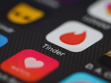 Quais são os golpes que rondam o Tinder e o Happn