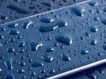 Novo iPhone pode ter display que funciona normalmente debaixo d'água