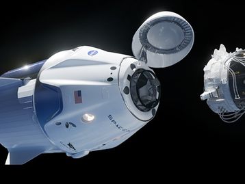Módulo da SpaceX retorna ilesa para a Terra em primeiro teste não tripulado
