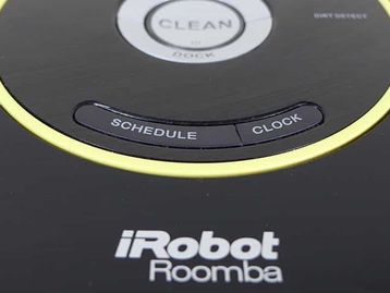 Mulher chama polícia após achar que robô de limpeza Roomba era um ladrão