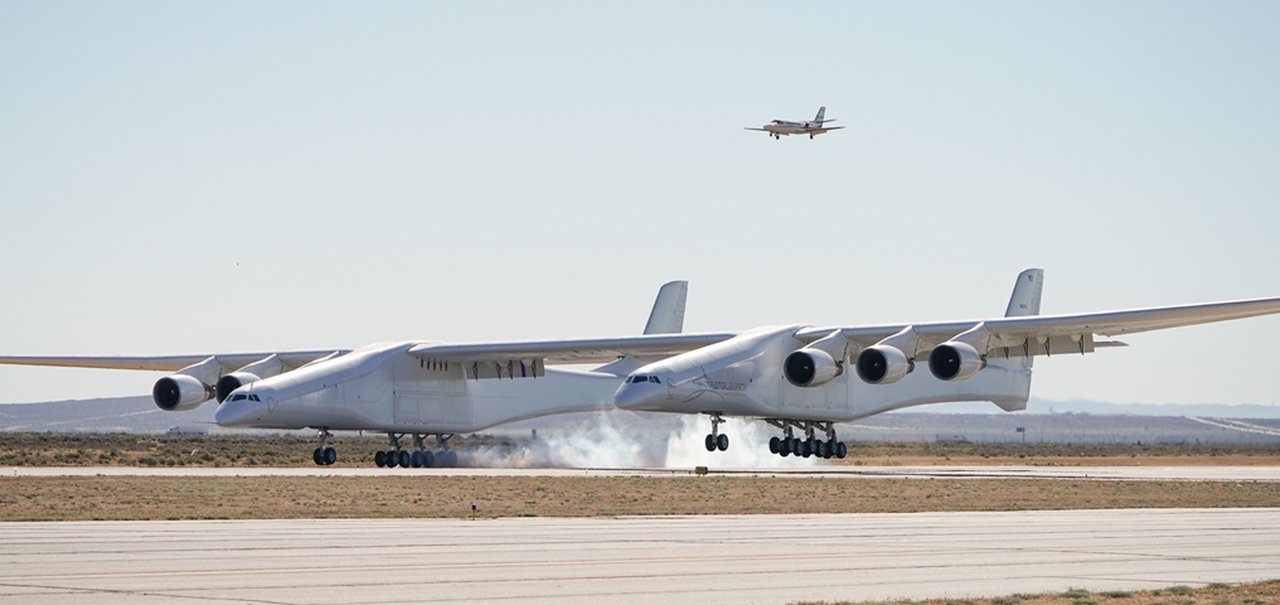 Maior avião do mundo, Stratolaunch completa o seu primeiro voo