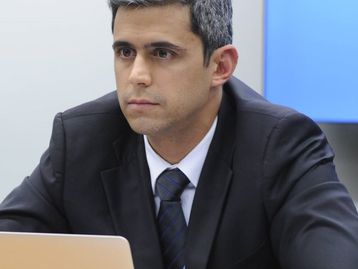 Presidente da Anatel defende modernização do setor de telecom no Senado