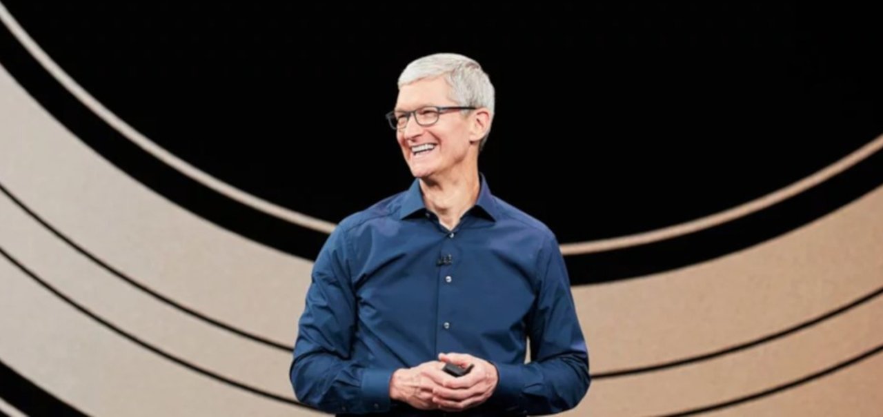 Tim Cook pede para que usem menos o iPhone e defende regulação do governo