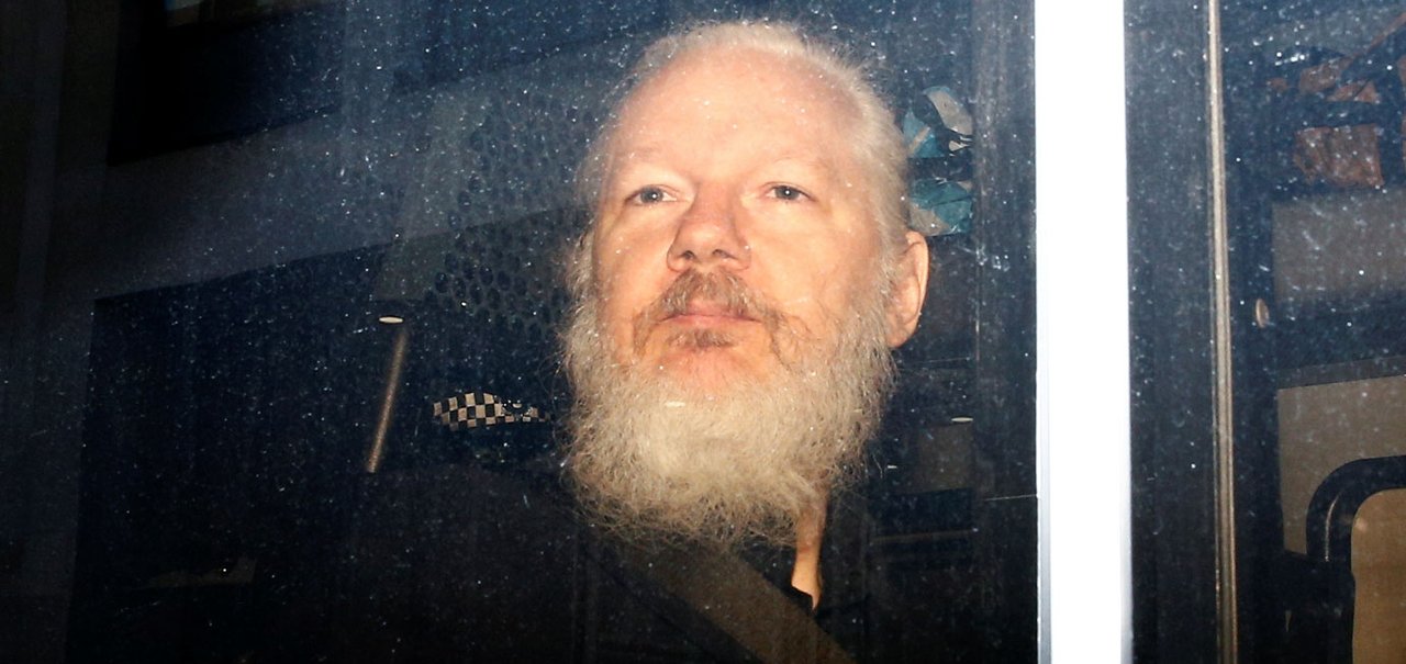 Julian Assange, do WikiLeaks, é condenado por violar Lei de Espionagem