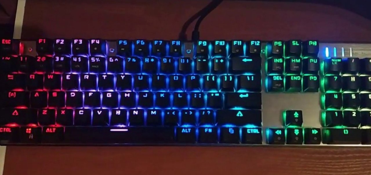 Teclado mecânico muito popular na GearBest está custando R$ 220