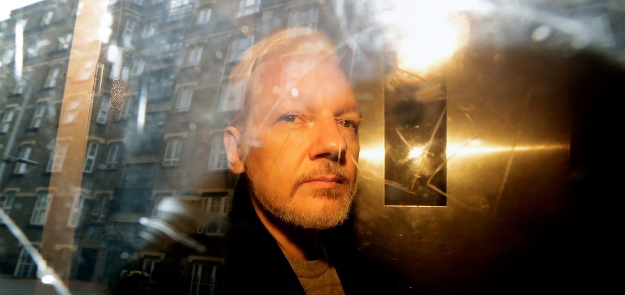 Assange perde muito peso e estado de saúde impede conversação ‘normal’