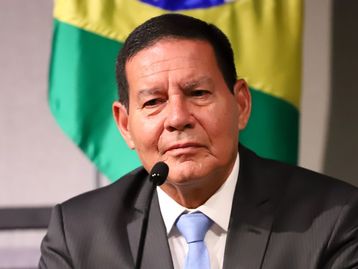 5G: Huawei não será banida do Brasil, diz Mourão