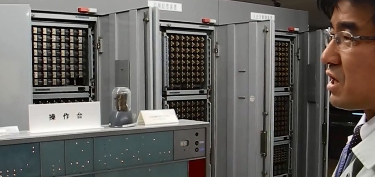 Fujitsu tem uma pessoa só para manter um computador de 1959 funcionando