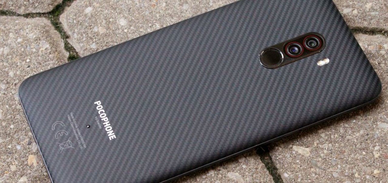 Compre o Xiaomi Pocophone F1 por R$ 1.252 na Banggood