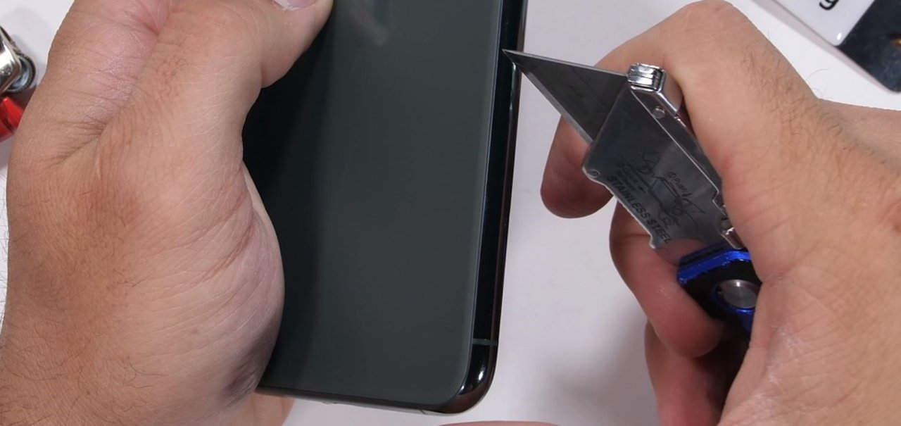 Será que o iPhone 11 é resistente como a Apple diz? [vídeo]