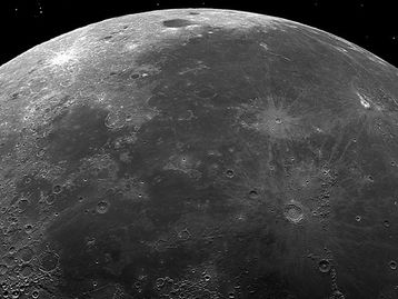 Astrofotógrafo cria imagem da Lua a partir de 48 mil fotografias