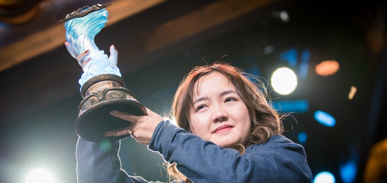 Chinesa se torna primeira campeã mundial de Hearthstone na BlizzCon 2019