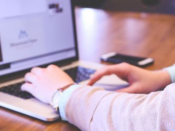 10 previsões para futuro da tecnologia; super IA, fim das Fake News