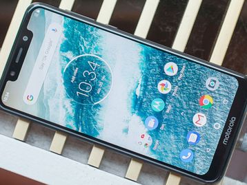 Começou! Motorola One Power recebe versão estável do Android 10