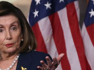 Nancy Pelosi critica Facebook: rede social só pensa em dinheiro