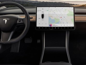 Tesla nega problema de aceleração em carros e culpa acionista malandro
