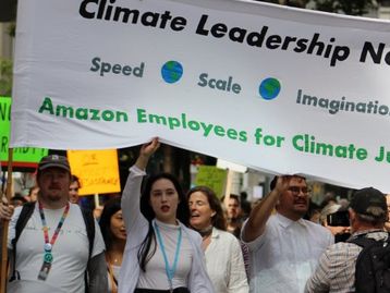 Amazon é alvo de novas críticas do grupo de ativistas climáticos