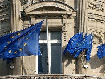 Privacidade em jogo: Google e Tinder são investigados na Europa