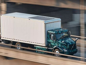 Volvo anuncia o caminhão elétrico VNR com programa de suporte