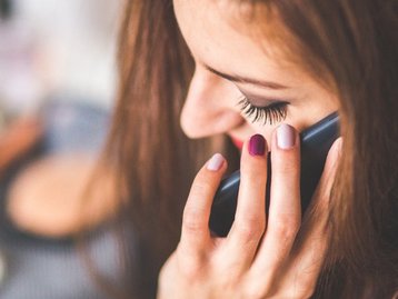 Descoberto link entre uso de celular e maior risco de câncer de tireoide