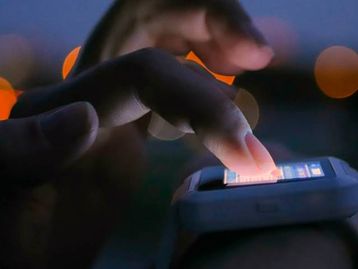 Bons relógios, smartwatches e pulseiras inteligentes com desconto na Amazon