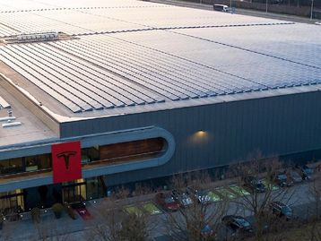 Ter uma fábrica da Tesla no Brasil é inviável, dizem analistas