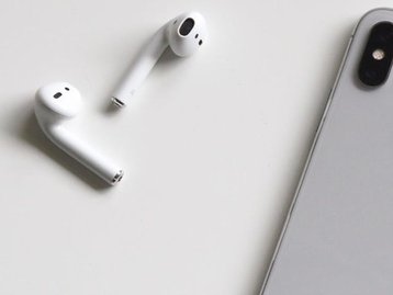 Apple é acusada de se beneficiar de trabalho forçado na China