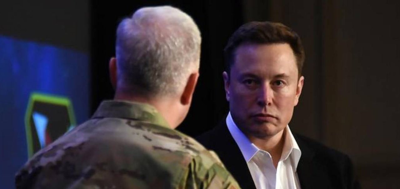 Elon Musk diz que a “era dos jatos acabou” para general americano