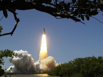 EUA completa “constelação” de satélites avançados de comunicação