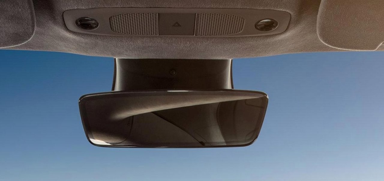 Musk explica utilidade da 'câmera escondida' do Tesla Model 3