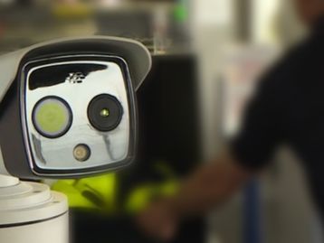 Câmeras térmicas são eficazes em detectar portadores de covid-19?