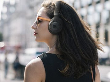 JBL lança headphone sem fio com cancelamento de ruído por R$ 699