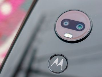 Moto G7 recebe atualização com Android 10 no Brasil