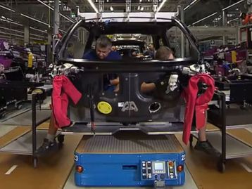Veja como é fabricado um carro elétrico [vídeo]