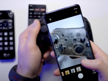 Câmera do OnePlus 8 Pro deixa objetos e roupas 'transparentes'