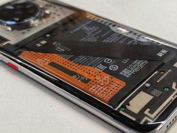 Xiaomi Redmi K30 Pro aparece com traseira transparente