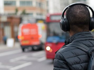 Fones de ouvido que estão em alta no Brasil