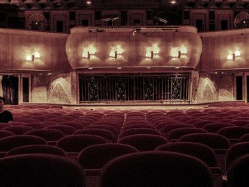 Estudo indica que 70% das pessoas preferem ver filmes em casa