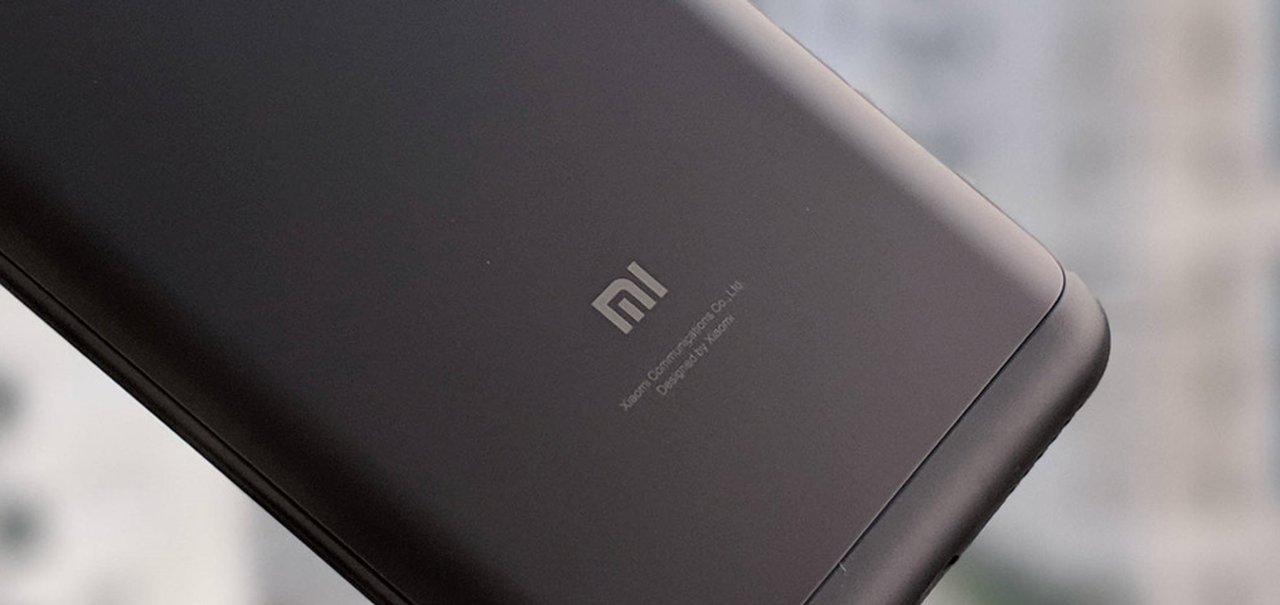 Patente da Xiaomi mostra celular dobrável com câmera giratória