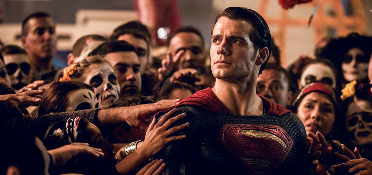 Henry Cavill negocia retorno ao papel do Superman nos cinemas