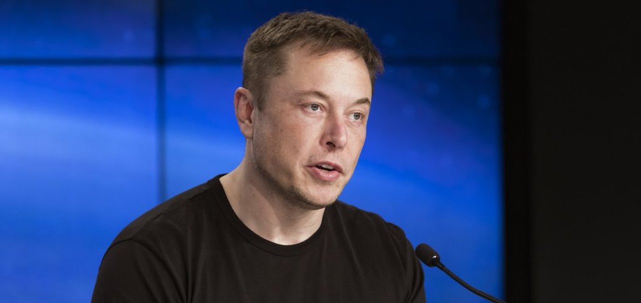 Elon Musk se emociona com o 1º lançamento tripulado da SpaceX