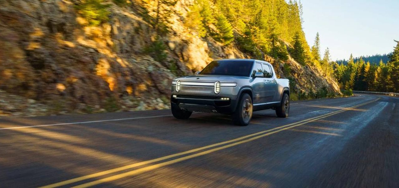 Rivian contrata pessoal da Tesla para criar sua rede de carregadores