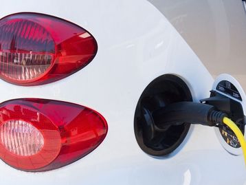 Reino Unido pagaria até R$ 37 mil para quem comprar carro elétrico