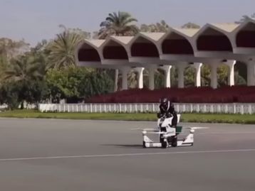 Policial despenca de 30 metros de altura em hoverbike [vídeo]