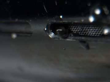 Apple Watch ejetando água dos alto-falantes em câmera lenta [Vídeo]