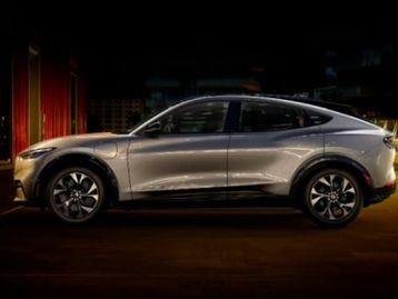 Mustang elétrico calculará autonomia de sua bateria via internet